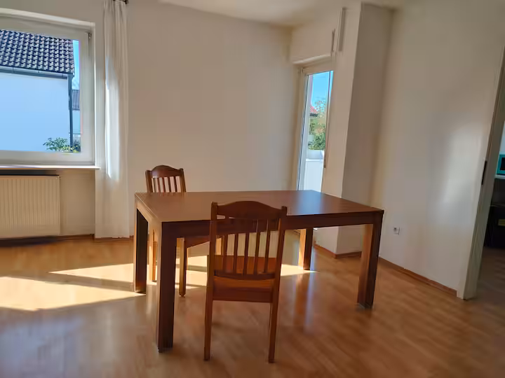 K-4 - großzügige, möblierte 3-Zimmer Wohnung mit Balkon Bild 4