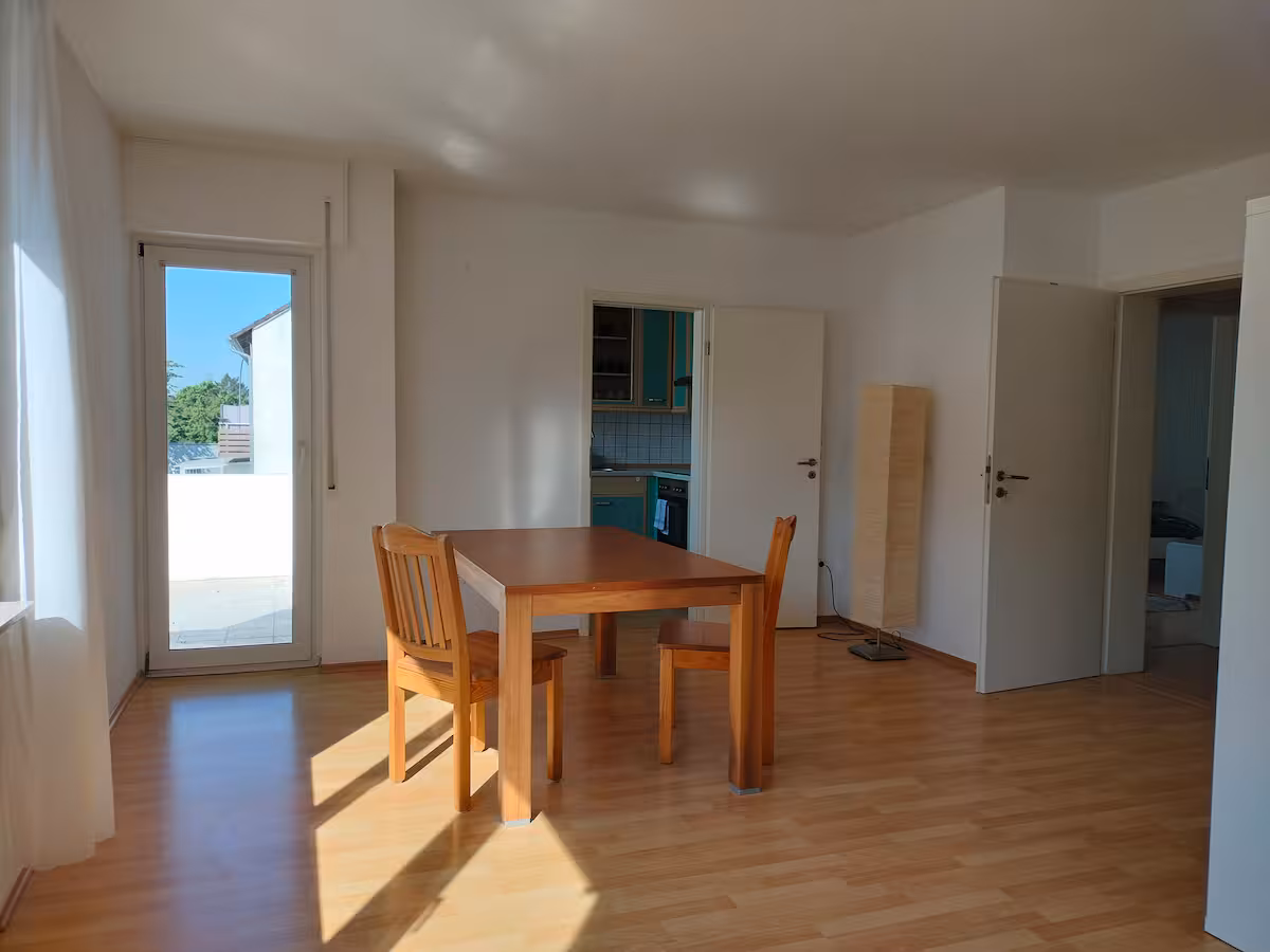 K-4 - großzügige, möblierte 3-Zimmer Wohnung mit Balkon
